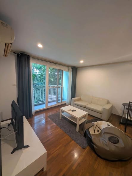 bedroom and living room of Baan Siriyenakat