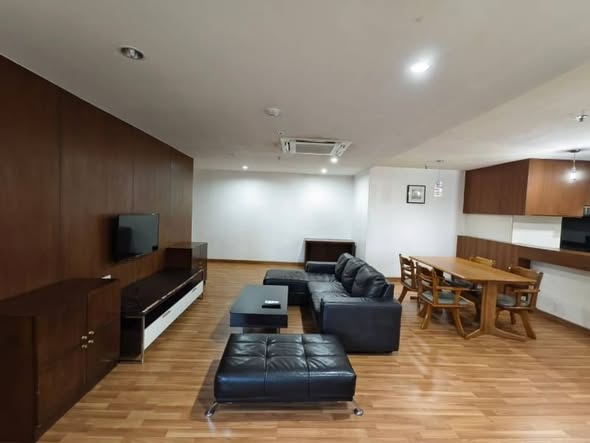 living room of Baan Suanpetch