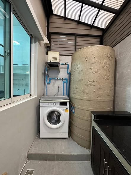 bathroom of Ban Klang Mueang S-Sense Sathorn-Taksin 2