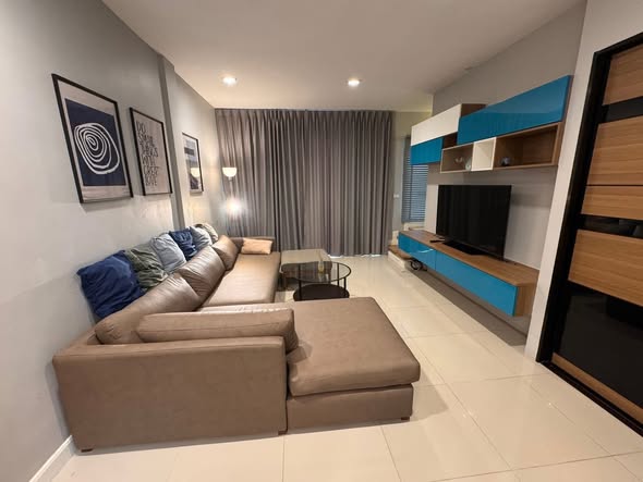 bedroom and living room of Ban Klang Mueang S-Sense Sathorn-Taksin 2