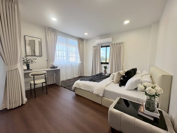 bedroom and living room of Ban Klang Mueang Yaek Ratchada-Lat Phrao