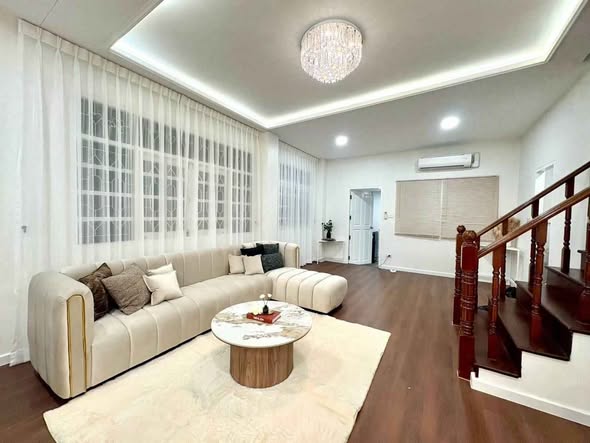 living room of Ban Klang Mueang Yaek Ratchada-Lat Phrao