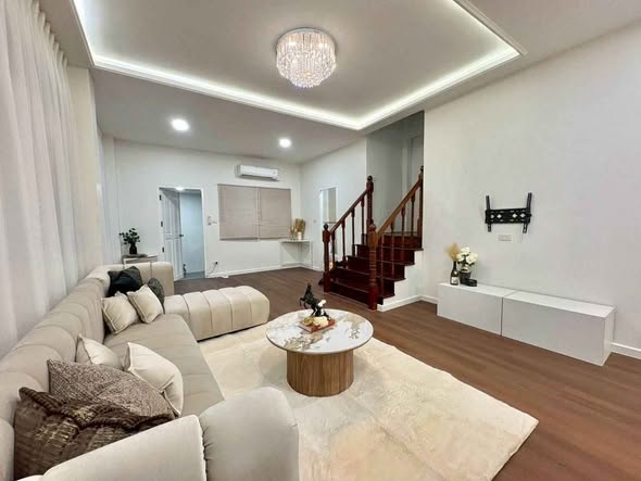 living room of Ban Klang Mueang Yaek Ratchada-Lat Phrao