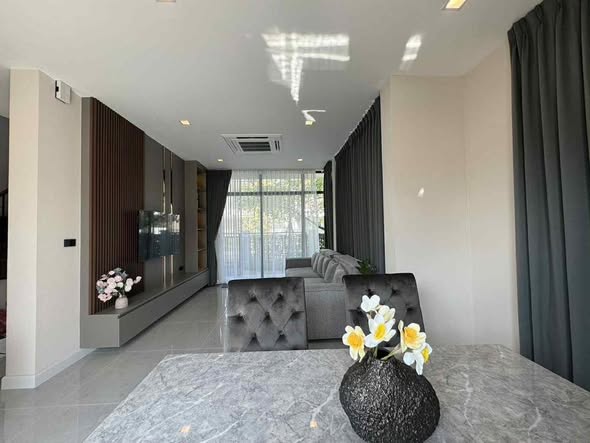 bedroom and living room of Bangkok Boulevard Bangna KM.5 บางกอก บูเลอวาร์ด บางนา กม.5
