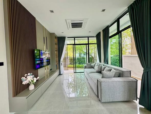 living room and room interior of Bangkok Boulevard Bangna KM.5 บางกอก บูเลอวาร์ด บางนา กม.5