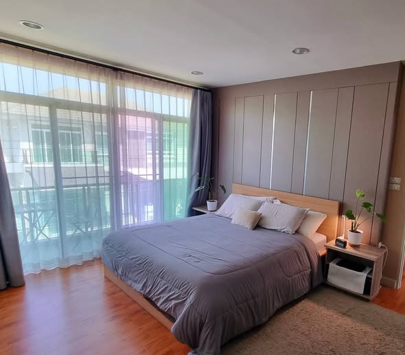 bedroom and room interior of Bangkok Boulevard Rama 9 – Srinakarindra