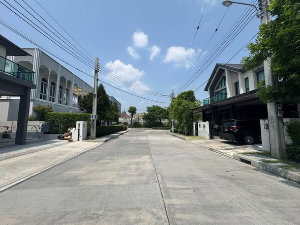 Bangkok Boulevard Ramintra-Serithai 2