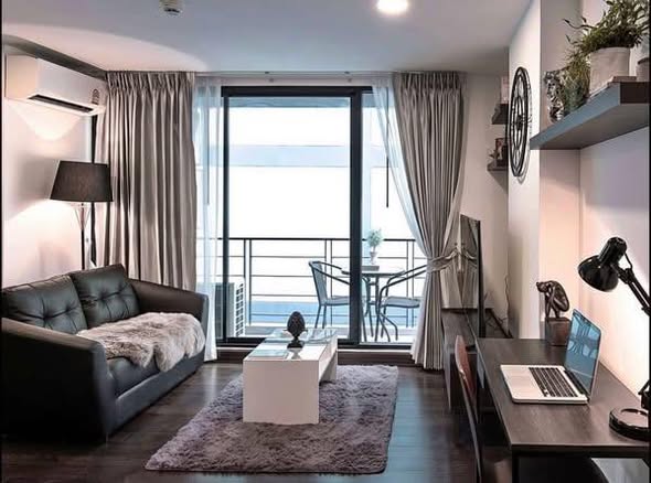 living room and bedroom of Bangkok Feliz Sathon-Taksin