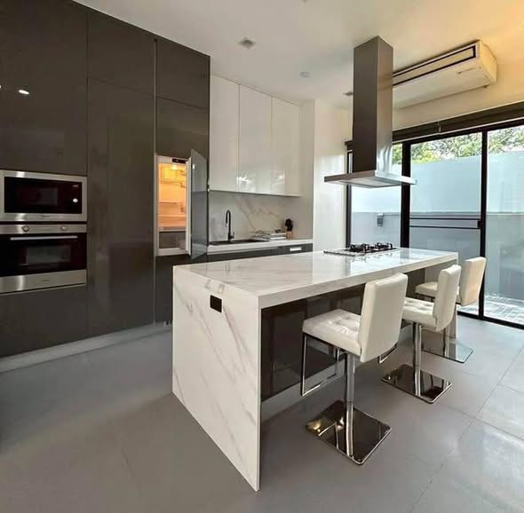 kitchen of Bangkok Luxury Pool Villa Thonglor