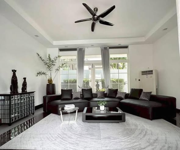 living room and bedroom of Bangkok Luxury Pool Villa Thonglor