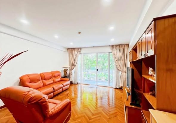 living room of Beach Front Villa Condo Miami Bangpu