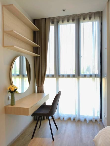 bedroom and bathroom of Bearing Residence