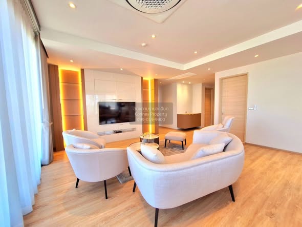 bedroom and living room of Bearing Residence