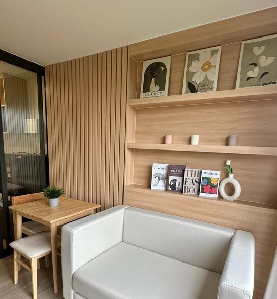 living room and bathroom of Beat sukhumvit sale gallery