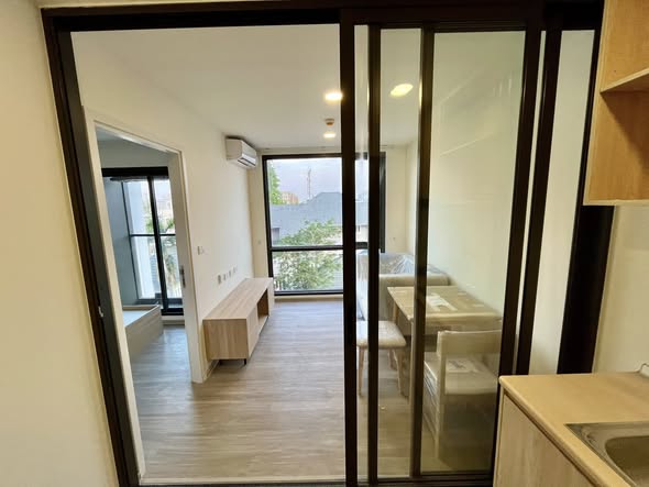 room interior of Beat sukhumvit sale gallery