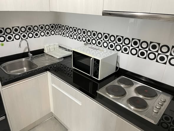 bathroom and kitchen of Belle Grand Rama 9