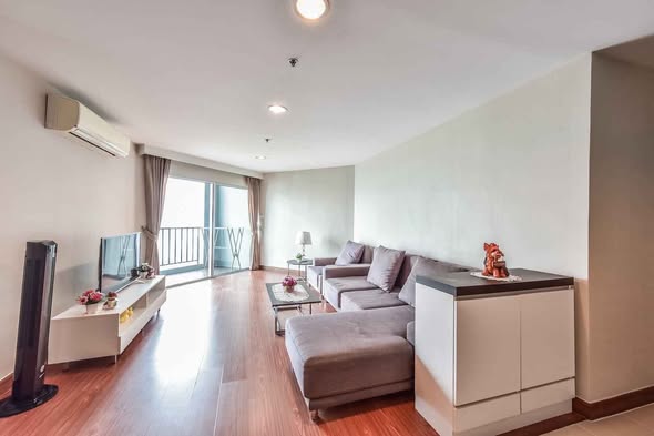 bedroom and living room of Belle Grand Rama 9