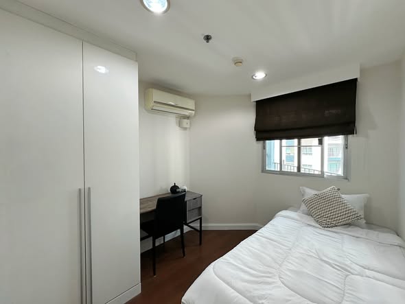 bedroom and room interior of Belle Grand Rama 9