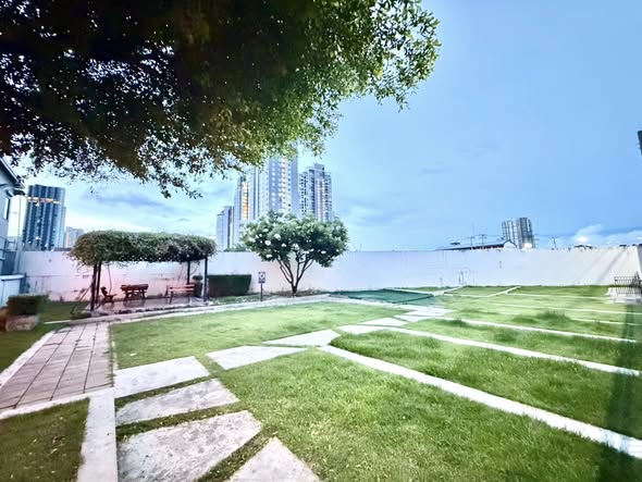 Bless Town Sukhumvit 50