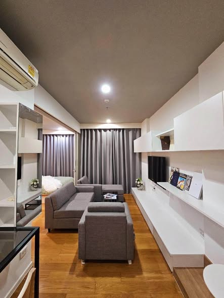 living room and bedroom of Blocs 77