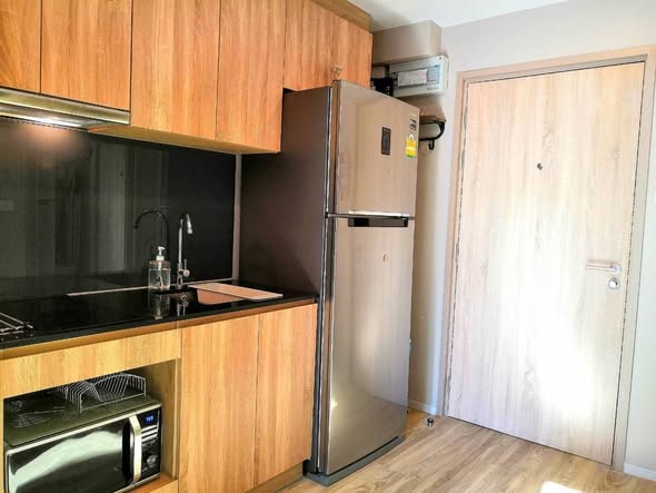 Blossom Condo Sathon-Charoen Rat