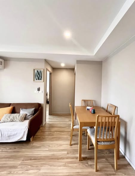 Blossom Condo Sathon-Charoen Rat