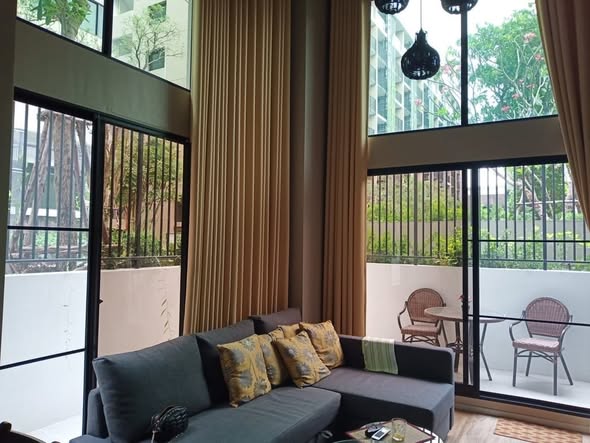 room interior of Blossom Condo Sathon-Charoen Rat