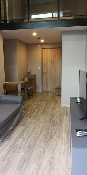 room interior of Blossom Condo Sathon-Charoen Rat