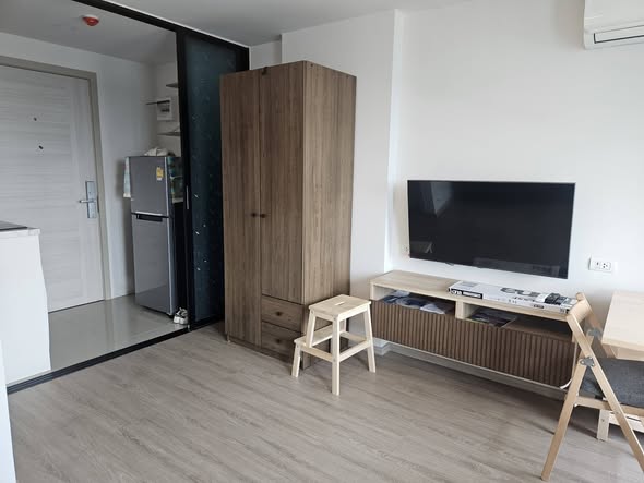 bedroom and living room and room interior of Brompton Pet Friendly Samrong Station บรอมป์ตัน เพ็ท เฟรนด์ลี่ สำโรง สเตชั่น