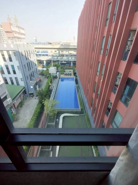 pool of Brown Condo Phahol 67