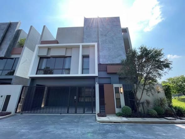 บูก้าน กรุงเทพกรีฑา | Bugaan Krungthep Kreetha