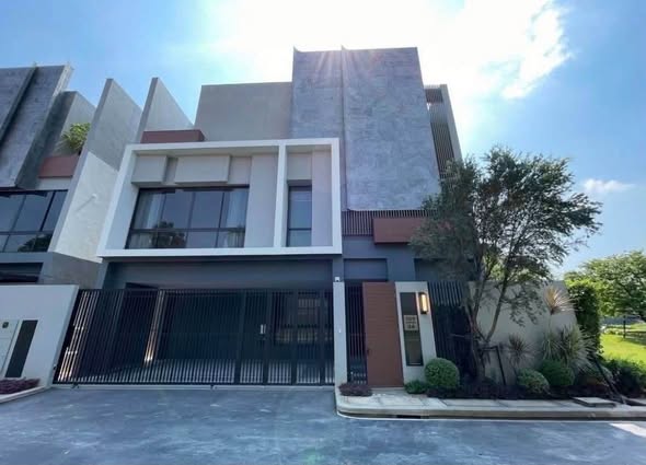 บูก้าน กรุงเทพกรีฑา | Bugaan Krungthep Kreetha