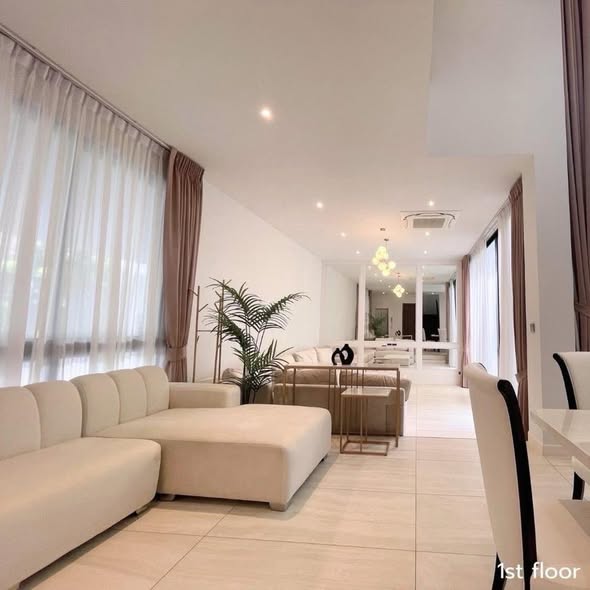 living room and room interior of บูก้าน กรุงเทพกรีฑา | Bugaan Krungthep Kreetha