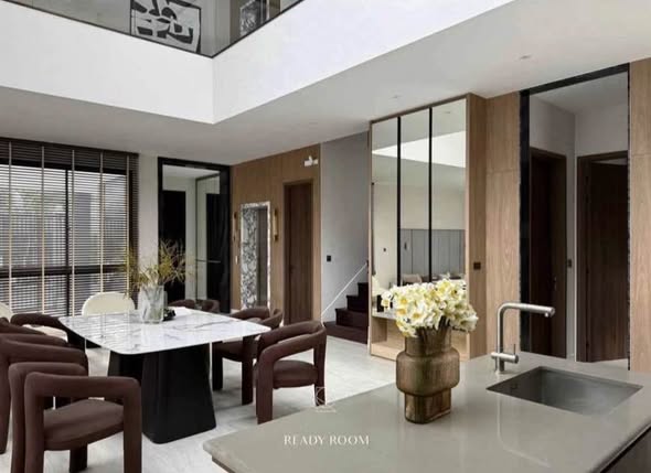 room interior and kitchen of บูก้าน กรุงเทพกรีฑา | Bugaan Krungthep Kreetha
