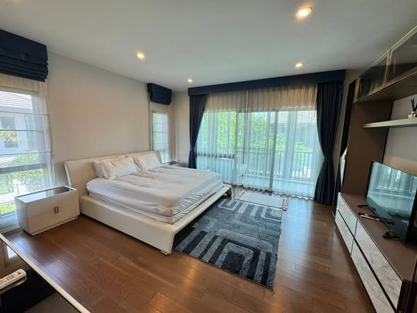 bedroom and room interior of บุราสิริ พัฒนาการ Burasiri Pattanakarn
