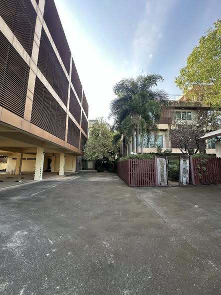 โครงการขายที่ดินพร้อมสิ่งปลูกสร้าง by cm construction