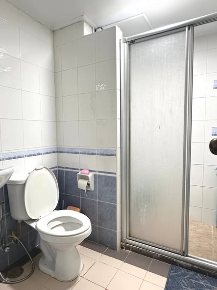 bathroom of ฌ็องเซลิเซ่ อเวนิว คอนโดมิเนี่ยม อาคาร C