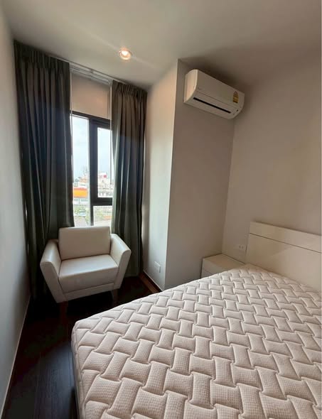 bedroom of C Ekkamai Condominium