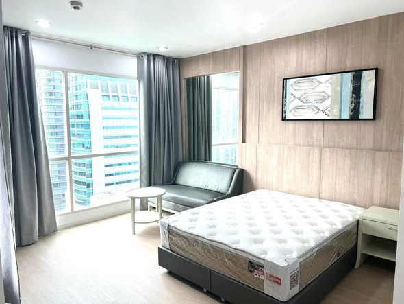 bedroom of Central Chidlom