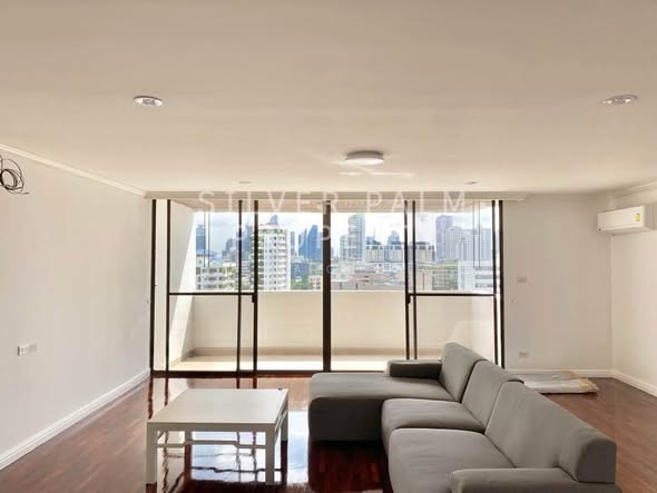 living room and room interior of Centre Point Serviced Apartment Thong Lo