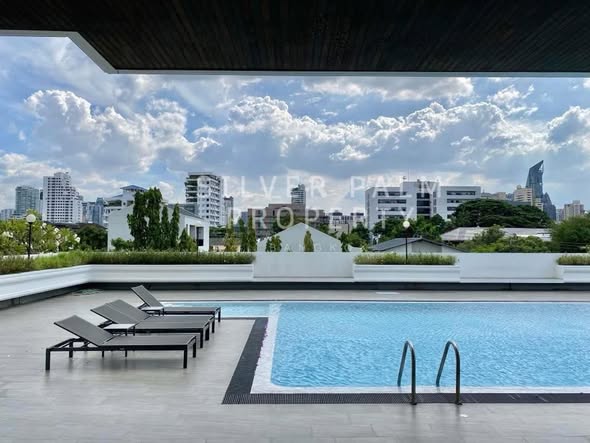 pool of Centre Point Serviced Apartment Thong Lo