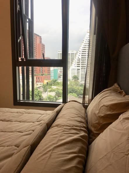 bedroom of Centric Ari Station