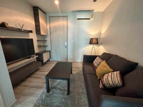 bedroom and living room of Centric Ari Station