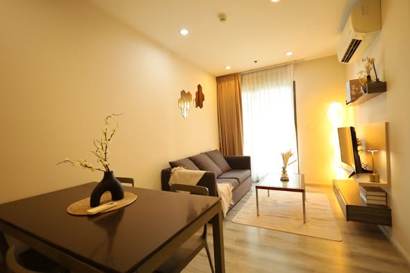 bedroom and living room of Centric Ari Station