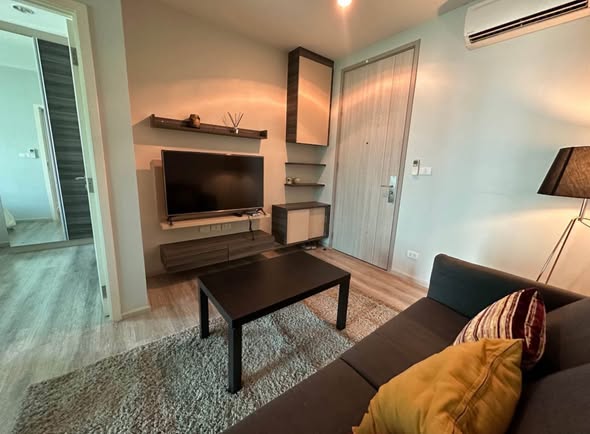bedroom and living room of Centric Ari Station