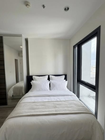 bedroom of Centric Huai Khwang Station