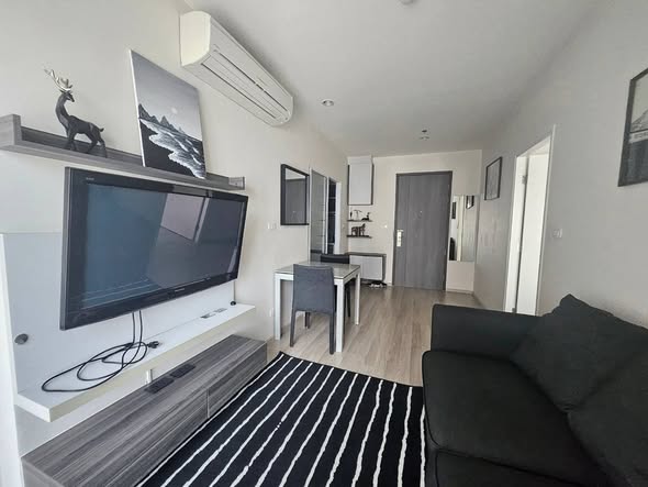 bedroom and living room of Centric Huai Khwang Station