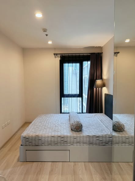 bedroom and room interior of Centric Huai Khwang Station