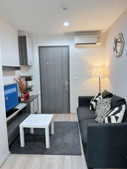 living room and bedroom of Centric Huai Khwang Station