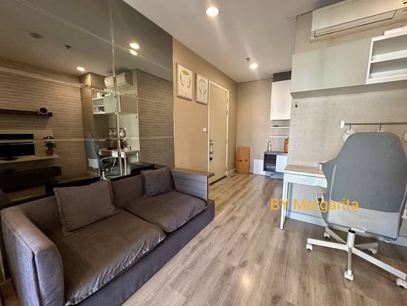 living room and kitchen of Centric Sathon-St Louis
